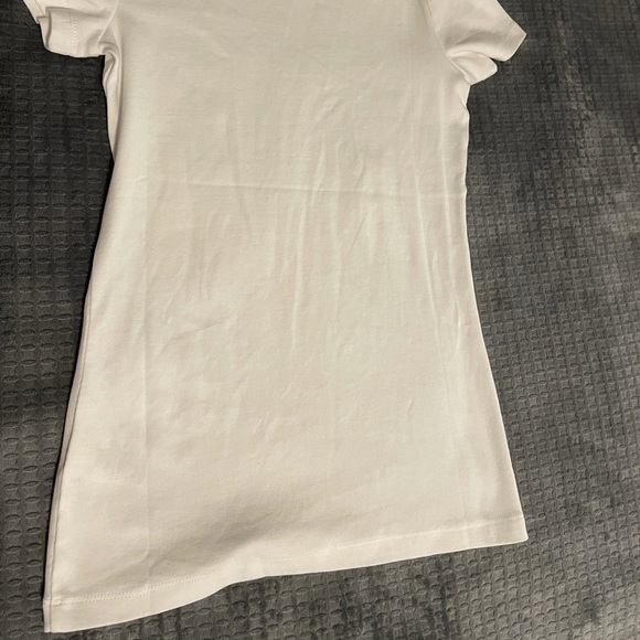 White T-shirt - Picture 9 of 11